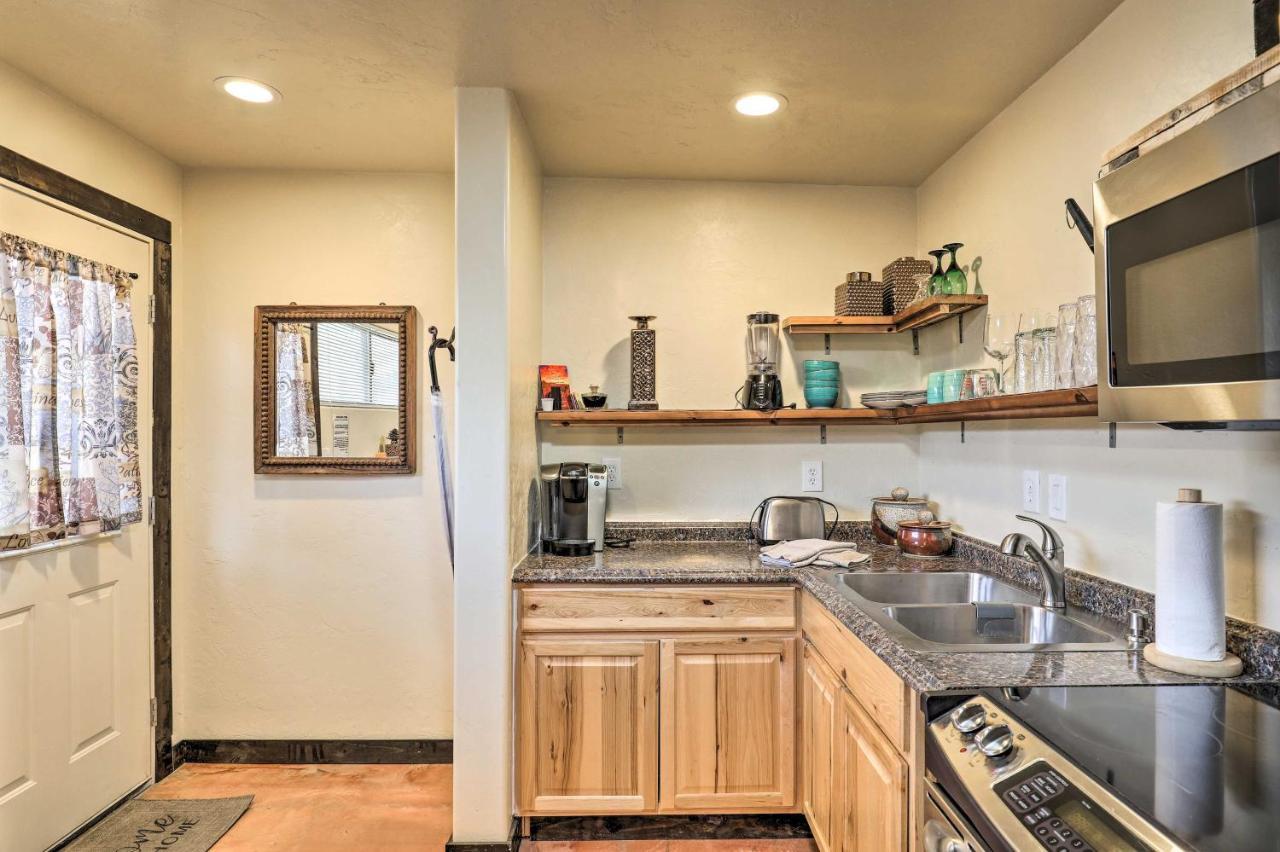 Pet-Friendly Tucson Casita Shared Hot Tub And Porch Villa Luaran gambar