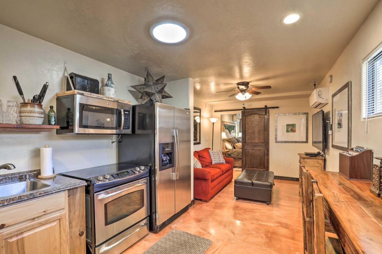 Pet-Friendly Tucson Casita Shared Hot Tub And Porch Villa Luaran gambar